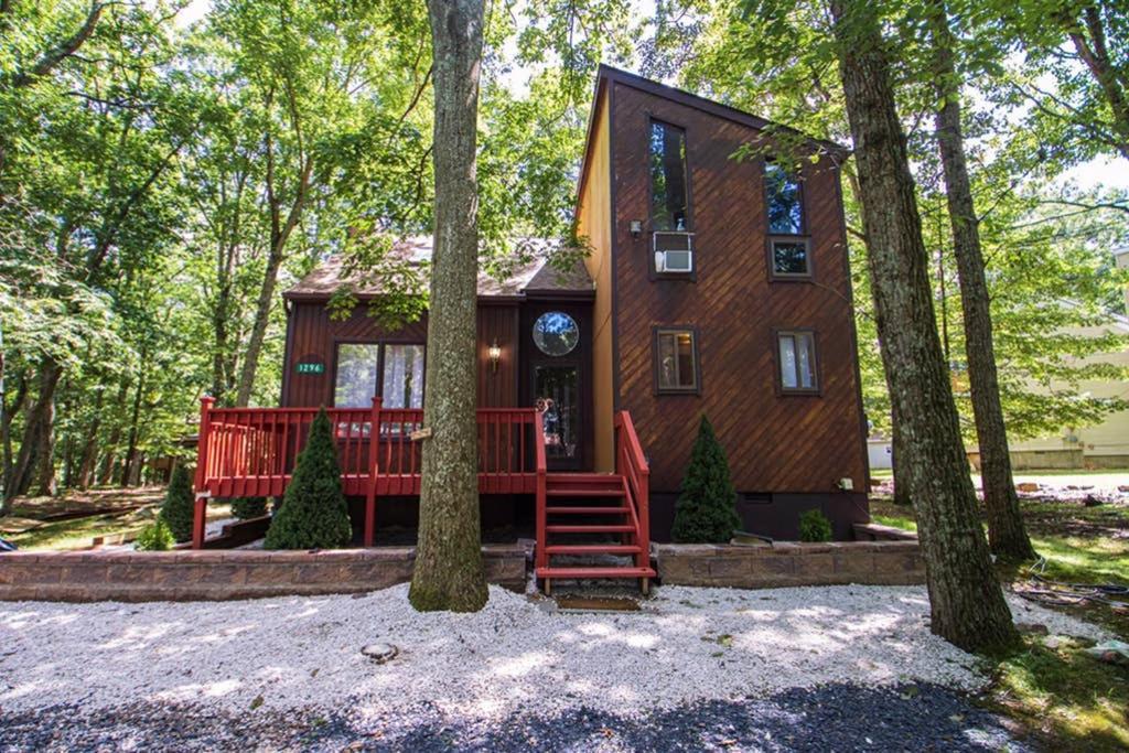 Entire 3 Bedroom Adventure Chalet, Near The Best Of The Poconos East Stroudsburg Extérieur photo