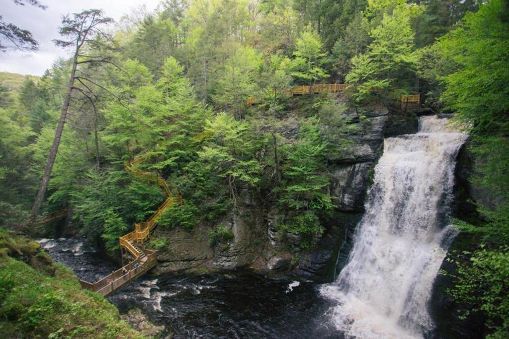 Entire 3 Bedroom Adventure Chalet, Near The Best Of The Poconos East Stroudsburg Extérieur photo