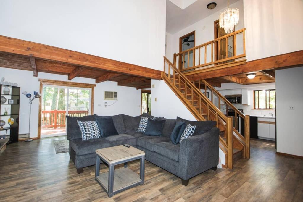 Entire 3 Bedroom Adventure Chalet, Near The Best Of The Poconos East Stroudsburg Extérieur photo